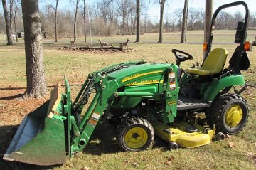 Sale Pictures 03 John Deere Compact Tractor