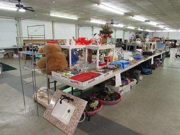 Auctioneer 3 Sale Set Up pics