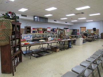 Auctioneer 1 Sale Set Up pics 01