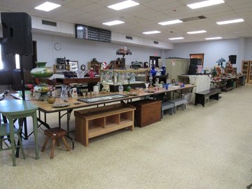 Auctioneer 1 Sale Set Up pics01