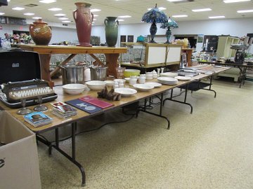 Auctioneer 1 Sale Set Up pics02