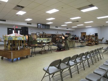 Auctioneer 1 Sale Set Up pics01