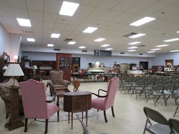 Auctioneer 1 Sale Set Up pics01