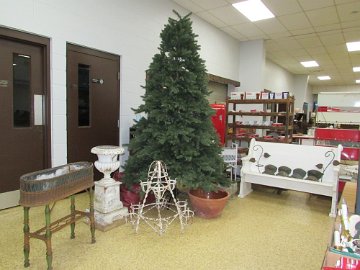 Auctioneer 3 Sale Set Up pics