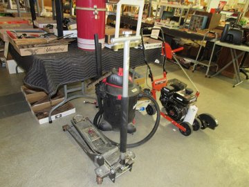 Auctioneer 2 Sale Set Up pics02