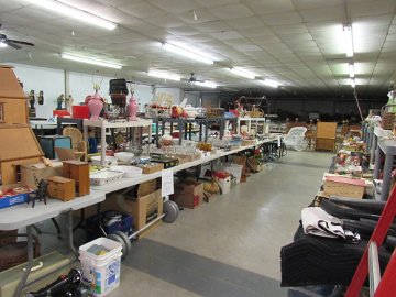 Auctioneer 3 Sale Set Up pics
