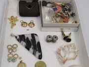 053026jewelrypic004