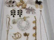 053026jewelrypic005