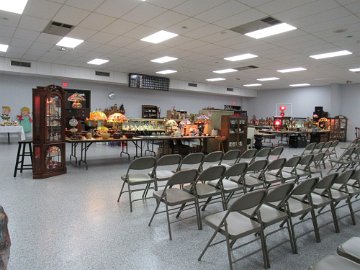Auctioneer 1 Sale Set Up pics01
