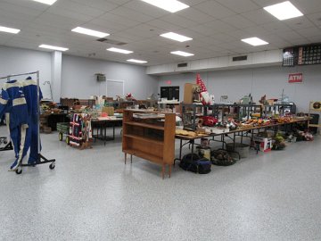 Auctioneer 2 Sale Set Up pics01